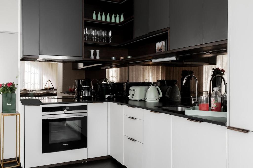 Off Oxford St! 3Bed 3Bath Luxxe Hideaway For Stylish Families And Couples Лондон Екстериор снимка