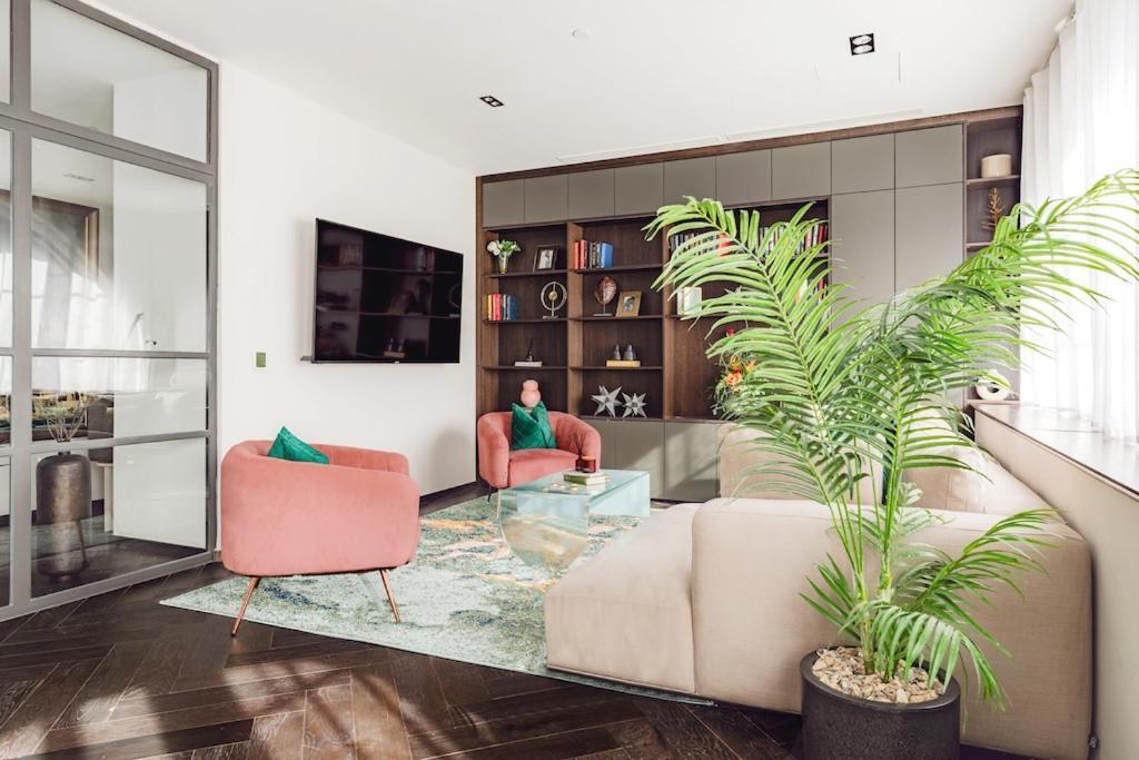 Off Oxford St! 3Bed 3Bath Luxxe Hideaway For Stylish Families And Couples Лондон Екстериор снимка